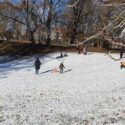 Zimske radosti u Čakovcu! Umjetnim snijegom prekriveno sanjkalište u jezeru ispod Starog grada, top za snijeg seli na čakovečki Jug